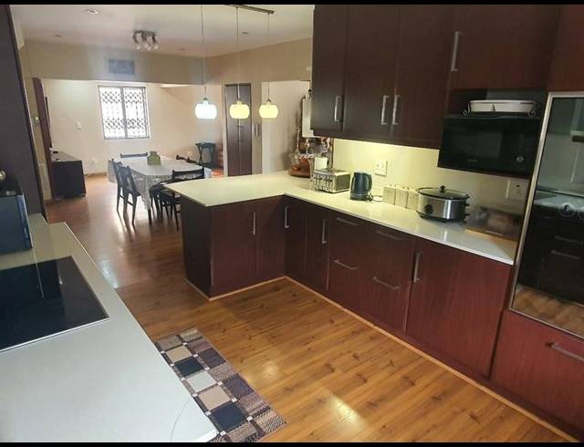 4 BEDROOM HOUSE FOR SALE IN SOMERSET PARK